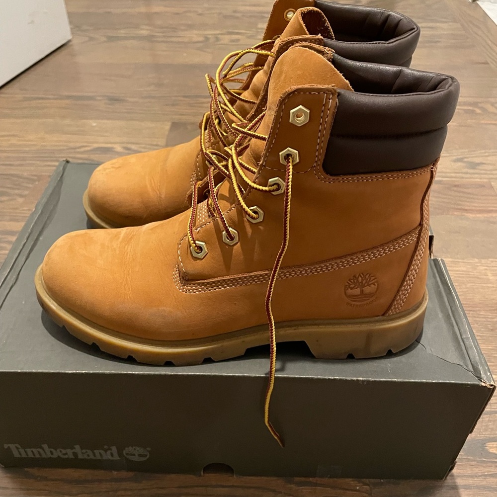 Womens 8.5 Timberland Nubuck boots